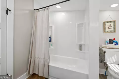 Bath - 283 Easy St, Toccoa, GA 30577 photo 2 of 2