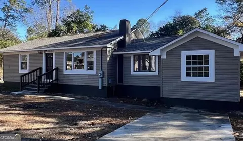 3743 Hitchcock Rd, Macon, GA 31217