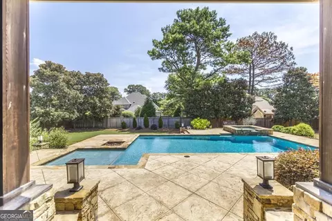 Exterior - 203 Avondale Cir, Warner Robins, GA 31088 photo 9 of 18