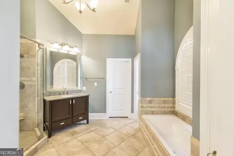 Bath - 203 Avondale Cir, Warner Robins, GA 31088 photo 2 of 8
