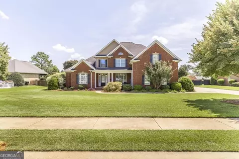 203 Avondale Cir, Warner Robins, GA 31088