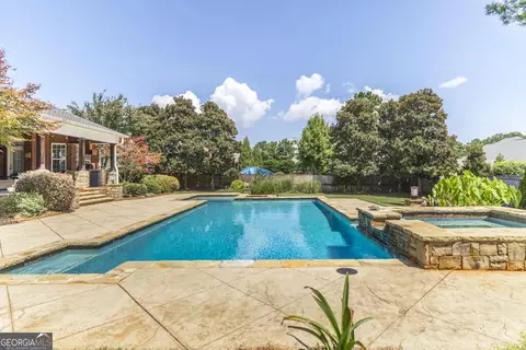 Exterior - 203 Avondale Cir, Warner Robins, GA 31088 photo 14 of 18