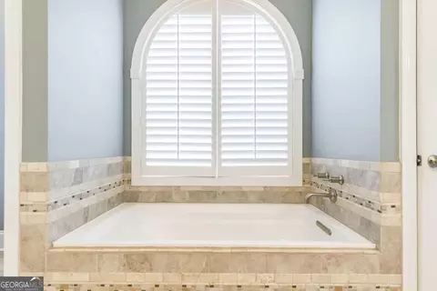 Bath - 203 Avondale Cir, Warner Robins, GA 31088 photo 4 of 8