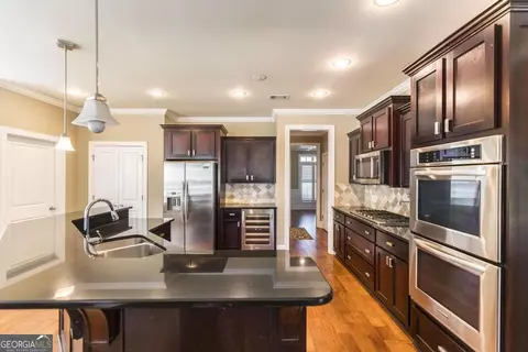Kitchen - 203 Avondale Cir, Warner Robins, GA 31088 photo 1 of 6