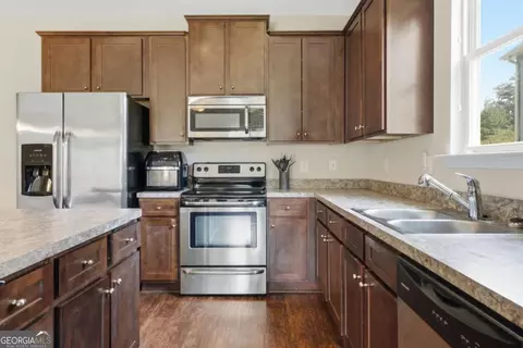 Kitchen - 6311 Horizon Ct, Rex, GA 30273 photo 4 of 5