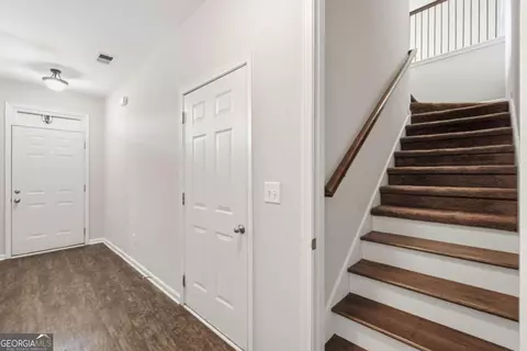 Entry Way - 6311 Horizon Ct, Rex, GA 30273 photo 7 of 12