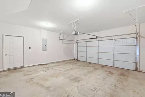 Entry Way - 6311 Horizon Ct, Rex, GA 30273 photo 6 of 12