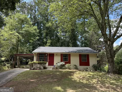 6177 Crestview Ln, Forest Park, GA 30297