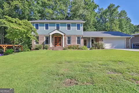 2511 Flagsmoor Dr, Snellville, GA 30078