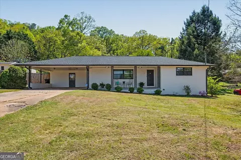17 Crestwood Rd, Cartersville, GA 30121