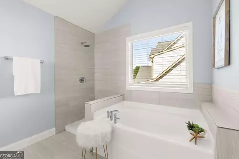 Bath - 265 Parc Dr, Canton, GA 30114 photo 2 of 4