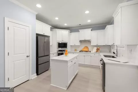 Kitchen - 265 Parc Dr, Canton, GA 30114 photo 5 of 5