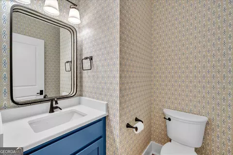 Bath - 203 Oberon Pl N, Macon, GA 31210 photo 6 of 10