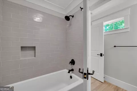 Bath - 203 Oberon Pl N, Macon, GA 31210 photo 8 of 10