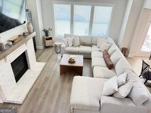 Living - 868 Smith Mill Rd, Winder, GA 30680 photo 1 of 1