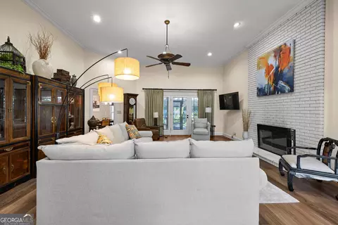 Living - 216 Ashford Cir, Lagrange, GA 30240 photo 3 of 5