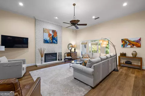 Living - 216 Ashford Cir, Lagrange, GA 30240 photo 1 of 5