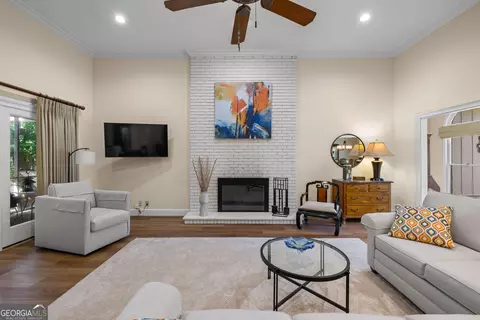 Living - 216 Ashford Cir, Lagrange, GA 30240 photo 4 of 5