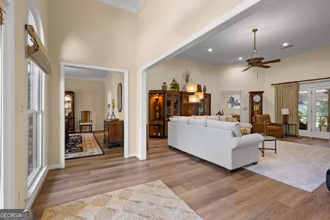 Entry Way - 216 Ashford Cir, Lagrange, GA 30240 photo 3 of 7