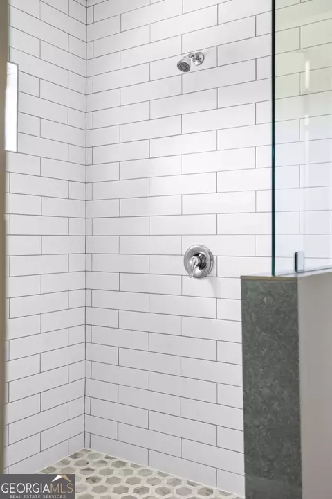 Bath - 4084 Comanche Dr, Tucker, GA 30084 photo 6 of 6