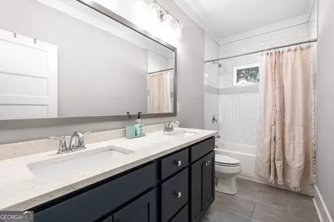 Bath - 4084 Comanche Dr, Tucker, GA 30084 photo 2 of 6
