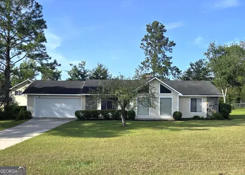 1322 Woodlawn Cir, Vidalia, GA 30474