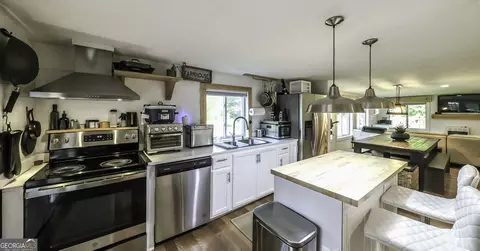 Kitchen - 1400 Brickyard Rd, Bowdon, GA 30108 photo 4 of 5