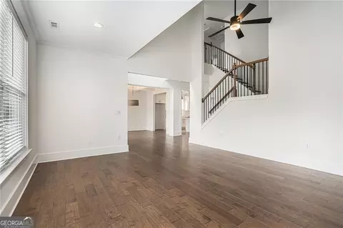 Living - 352 Davis St, Monroe, GA 30655 photo 3 of 5