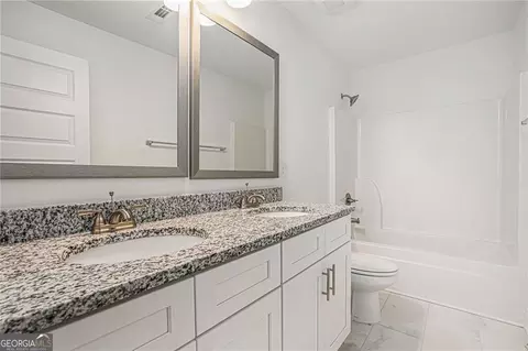 Bath - 352 Davis St, Monroe, GA 30655 photo 3 of 3