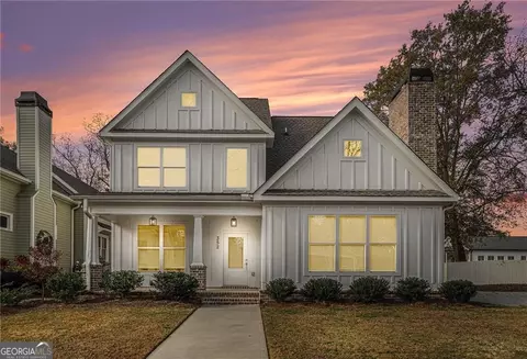 Exterior - 352 Davis St, Monroe, GA 30655 photo 2 of 8