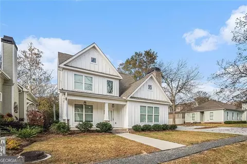 Exterior - 352 Davis St, Monroe, GA 30655 photo 4 of 8