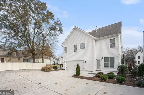 Exterior - 352 Davis St, Monroe, GA 30655 photo 6 of 8