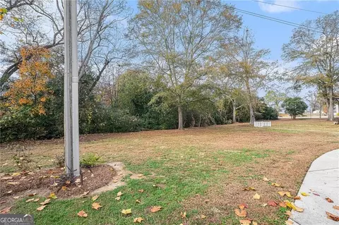 Exterior - 352 Davis St, Monroe, GA 30655 photo 8 of 8