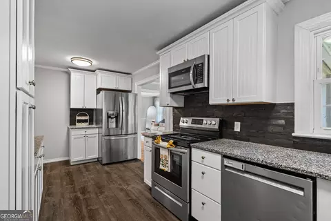 Kitchen - 139 Myrtle St, Toccoa, GA 30577 photo 4 of 6