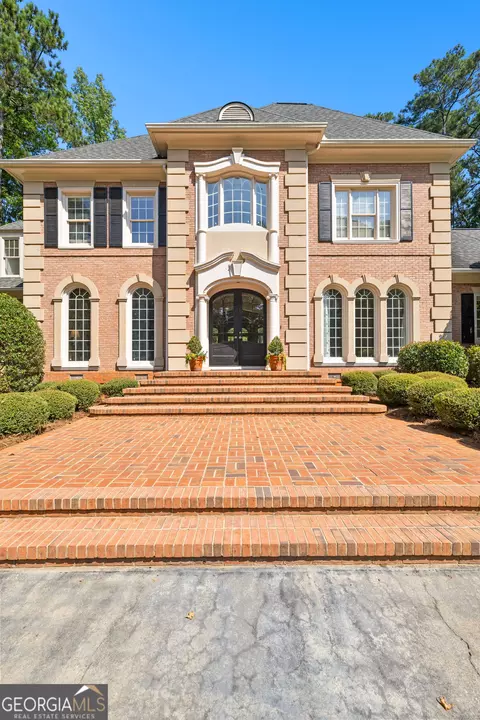 Exterior - 104 Clubview Dr, Lagrange, GA 30240 photo 2 of 13