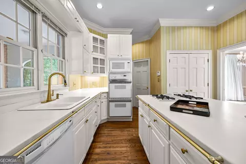 Kitchen - 104 Clubview Dr, Lagrange, GA 30240 photo 2 of 4