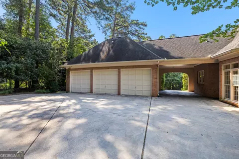 Exterior - 104 Clubview Dr, Lagrange, GA 30240 photo 6 of 13