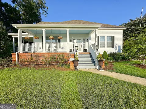 207 College St, Hogansville, GA 30230