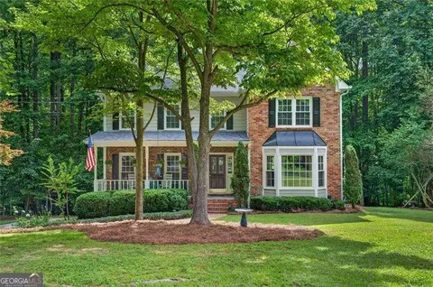 211 Nacoochee Dr, Woodstock, GA 30188