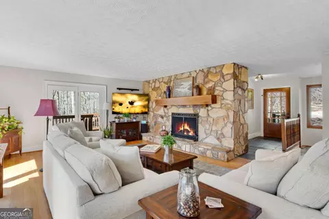 Living - 248 Duffer Dr, Jasper, GA 30143 photo 1 of 4