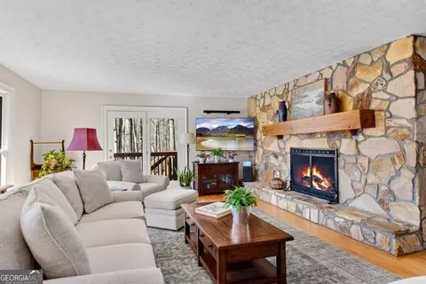 Living - 248 Duffer Dr, Jasper, GA 30143 photo 2 of 4