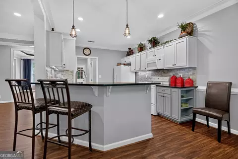 Kitchen - 101 Northshore Dr, Lagrange, GA 30240 photo 1 of 3