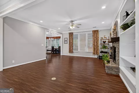 Living - 101 Northshore Dr, Lagrange, GA 30240 photo 1 of 3
