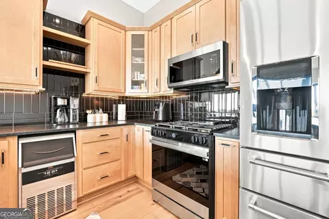 Kitchen - 1088 Sharp Mountain Pkwy, Jasper, GA 30143 photo 9 of 10