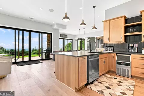 Kitchen - 1088 Sharp Mountain Pkwy, Jasper, GA 30143 photo 10 of 10