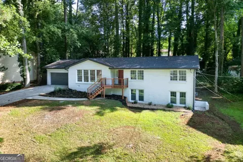 664 Hickory Ridge Rd SW, Lilburn, GA 30047