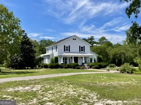 899 Foxboro Ln, Portal, GA 30450
