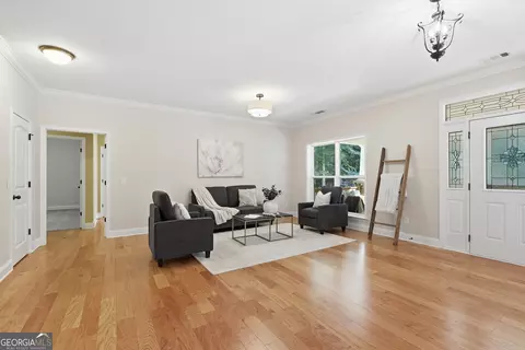 Living - 157 Dusty Trl, Toccoa, GA 30577 photo 2 of 5