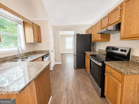 Kitchen - 2095 Oakpointe Ct, Buford, GA 30519 photo 1 of 4