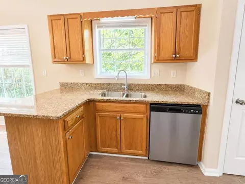 Kitchen - 2095 Oakpointe Ct, Buford, GA 30519 photo 4 of 4